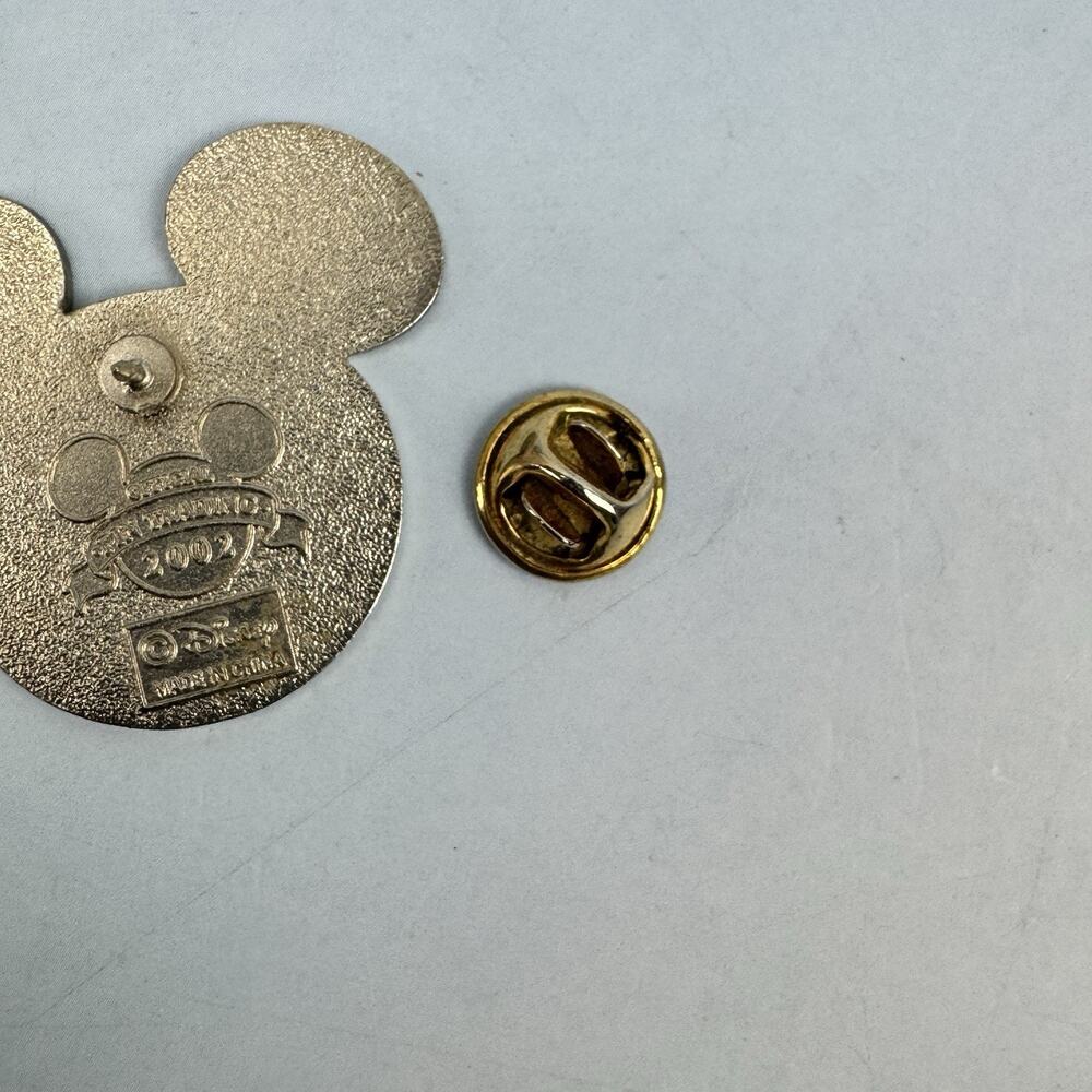 DISNEY Trading Pin Mickey Mouse Icon American Flag 2002 Stars Stripes Red Blue - Picture 7 of 9